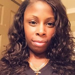 Meet your Posher, Mona